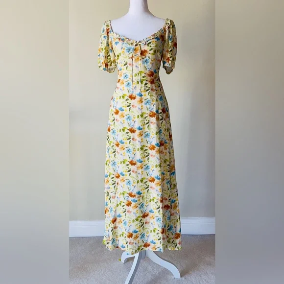 ASTR The Label NWOT Floral Puff Sleeve Midi Dress with Front Side Slit Size M - Picture 6 of 12
